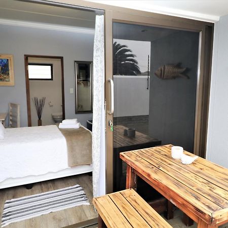 וואלביס ביי Tiende Laan Bed & Breakfast And Self-Catering מראה חיצוני תמונה