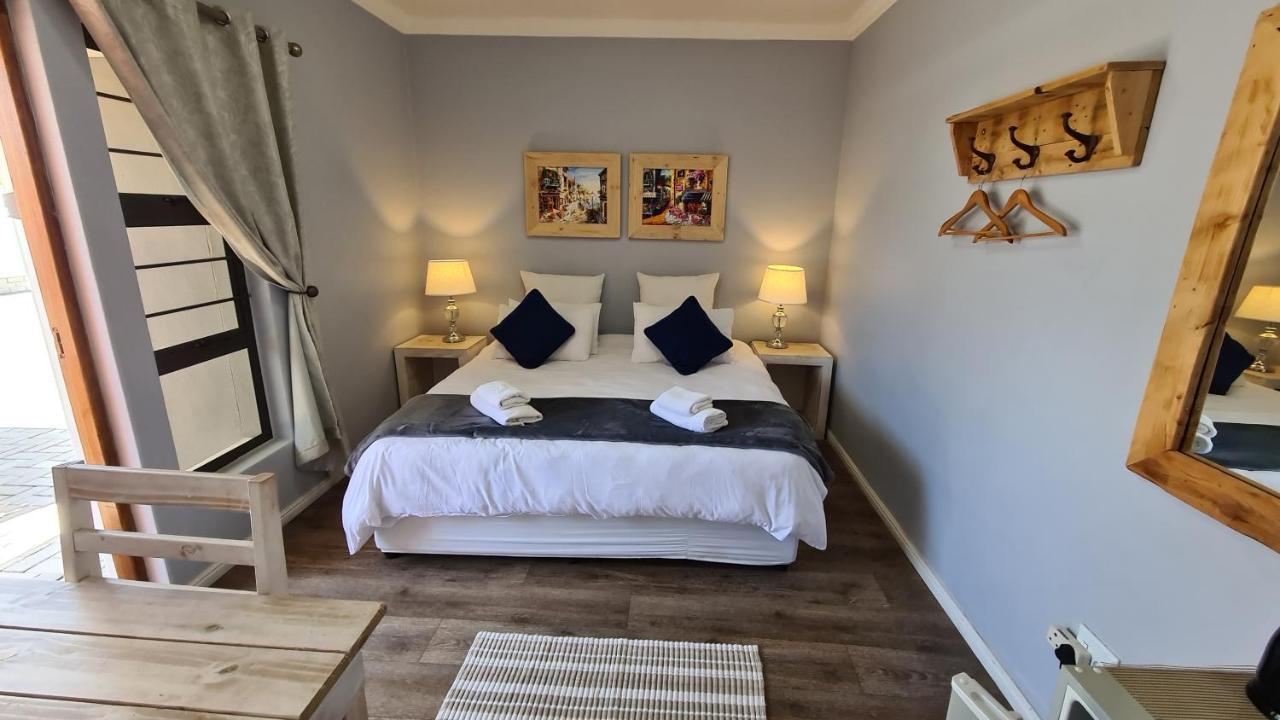 וואלביס ביי Tiende Laan Bed & Breakfast And Self-Catering מראה חיצוני תמונה