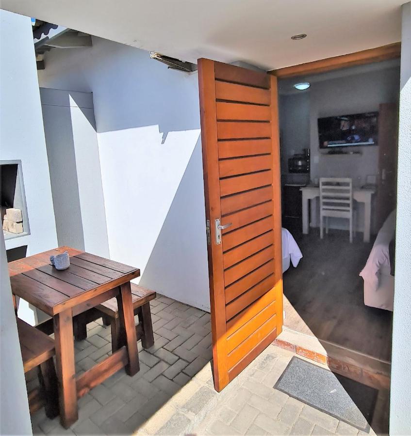 וואלביס ביי Tiende Laan Bed & Breakfast And Self-Catering מראה חיצוני תמונה