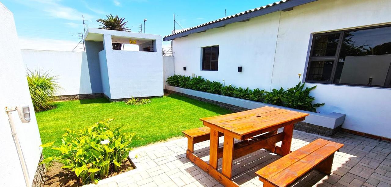 וואלביס ביי Tiende Laan Bed & Breakfast And Self-Catering מראה חיצוני תמונה
