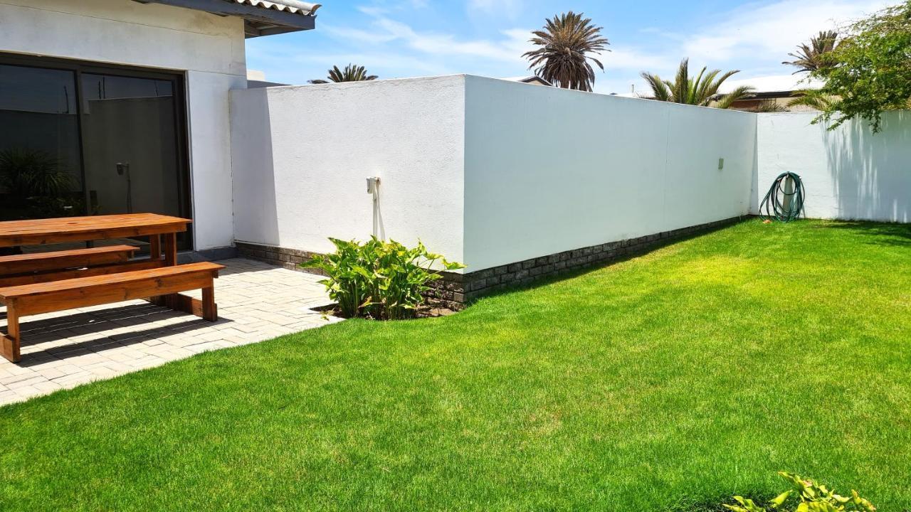 וואלביס ביי Tiende Laan Bed & Breakfast And Self-Catering מראה חיצוני תמונה