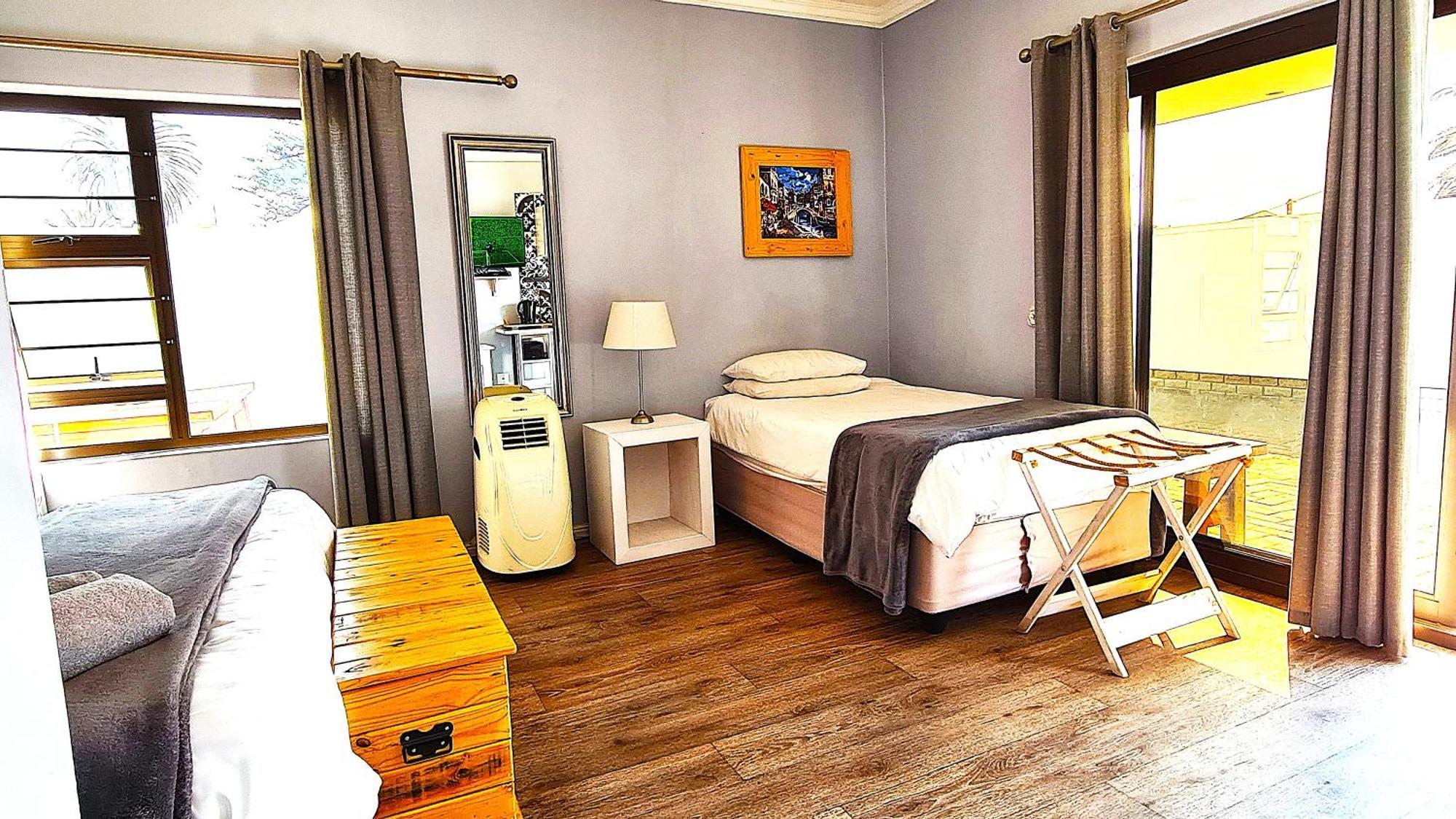 וואלביס ביי Tiende Laan Bed & Breakfast And Self-Catering מראה חיצוני תמונה
