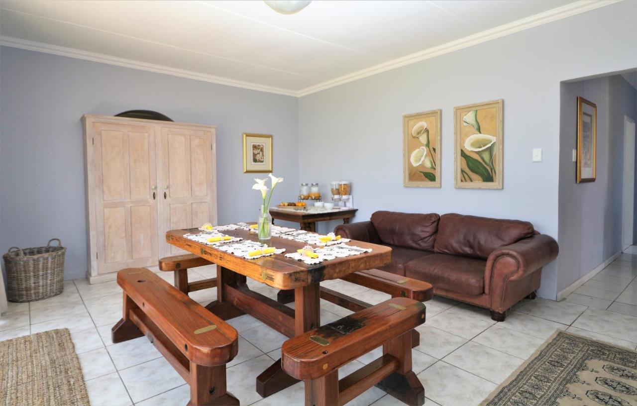 וואלביס ביי Tiende Laan Bed & Breakfast And Self-Catering מראה חיצוני תמונה