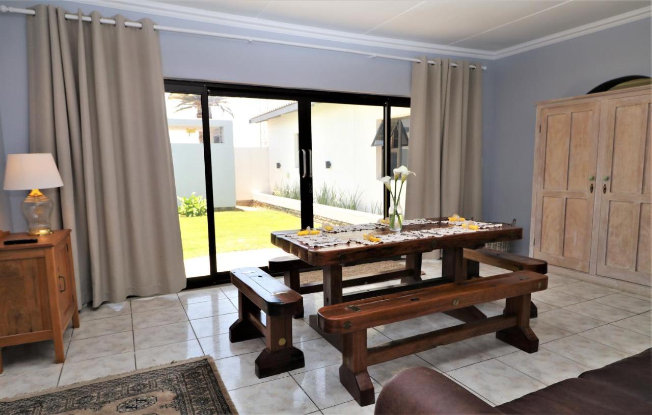וואלביס ביי Tiende Laan Bed & Breakfast And Self-Catering מראה חיצוני תמונה