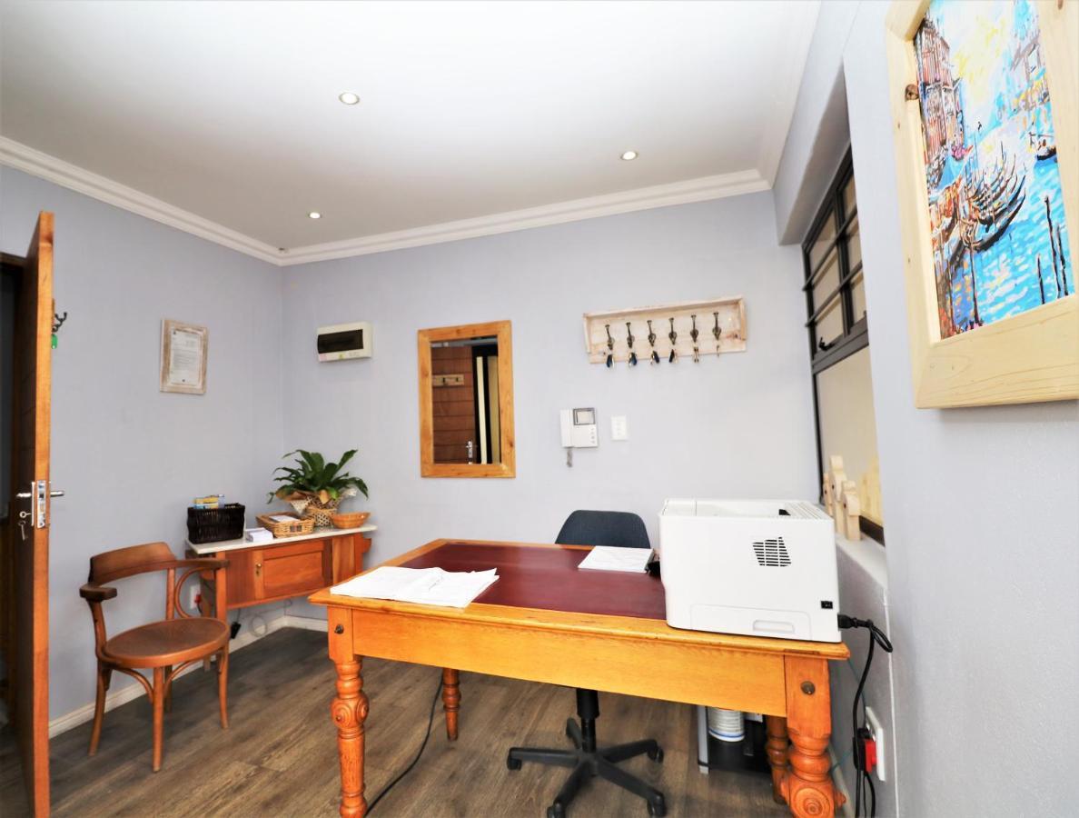 וואלביס ביי Tiende Laan Bed & Breakfast And Self-Catering מראה חיצוני תמונה