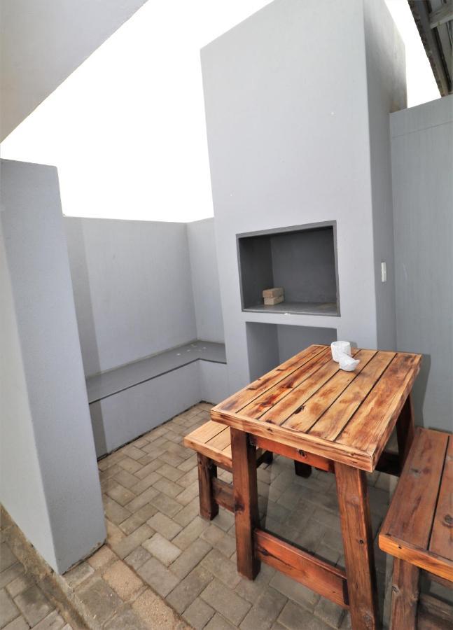 וואלביס ביי Tiende Laan Bed & Breakfast And Self-Catering מראה חיצוני תמונה