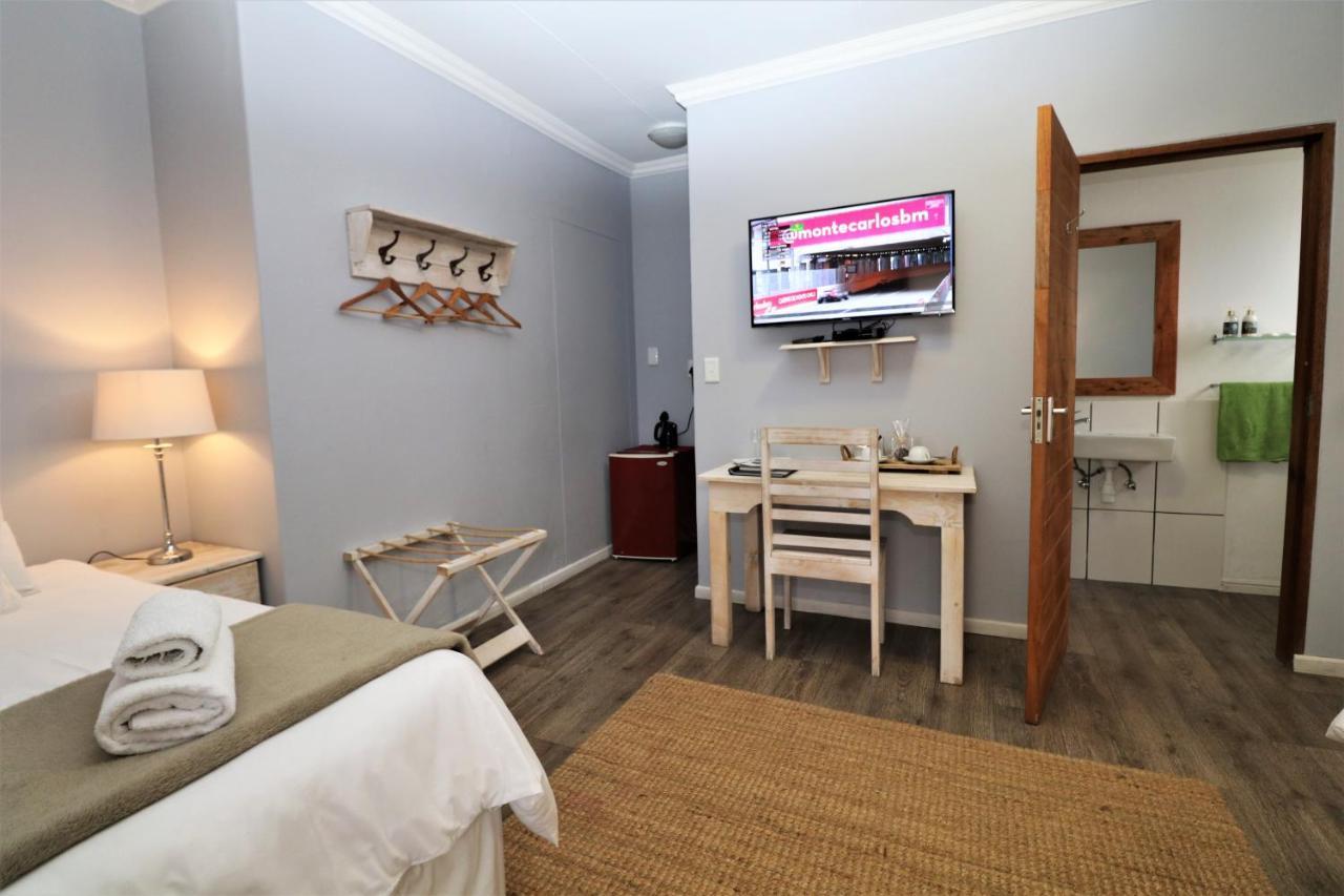 וואלביס ביי Tiende Laan Bed & Breakfast And Self-Catering מראה חיצוני תמונה