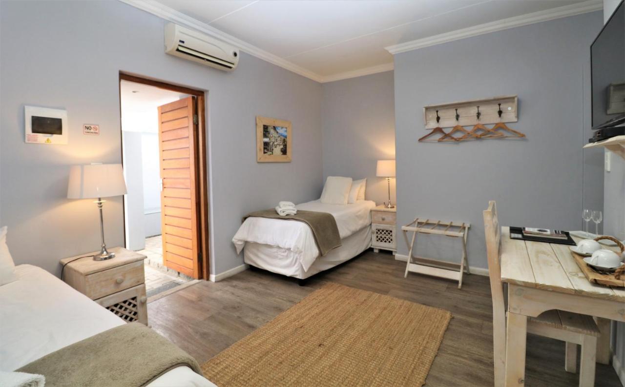 וואלביס ביי Tiende Laan Bed & Breakfast And Self-Catering מראה חיצוני תמונה